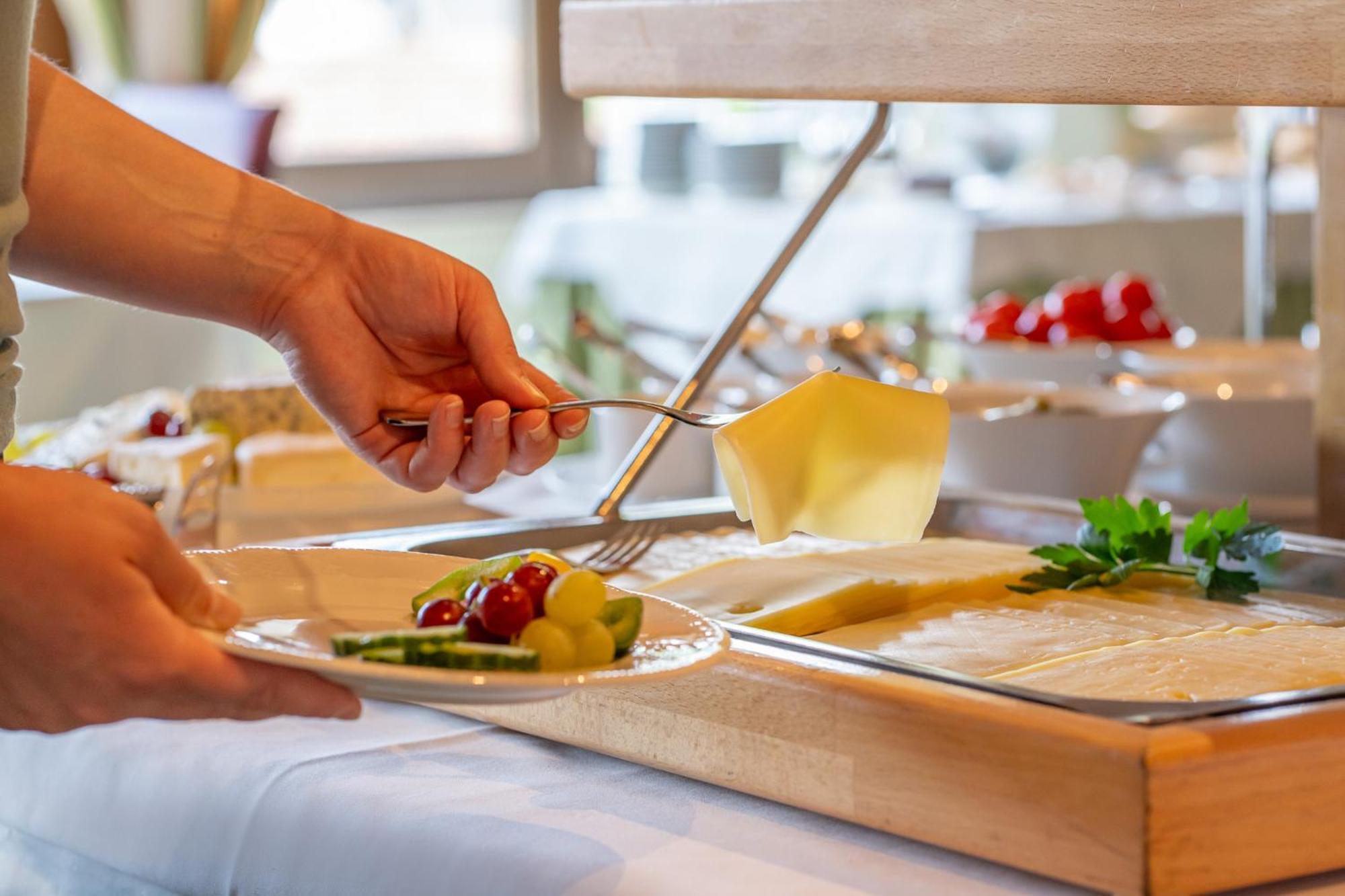 Hotel Zum Lamm Tarrenz Kültér fotó