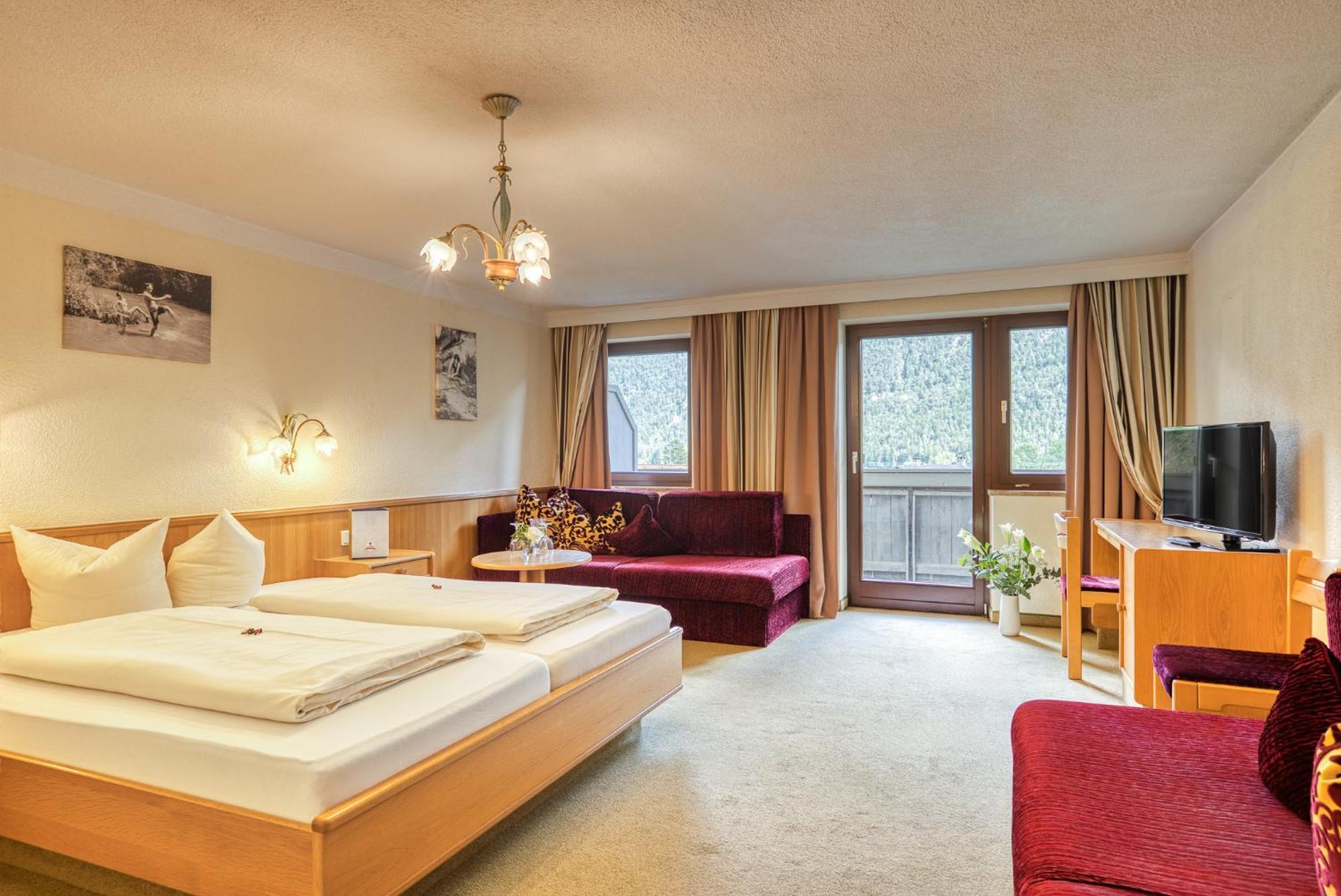Hotel Zum Lamm Tarrenz Kültér fotó